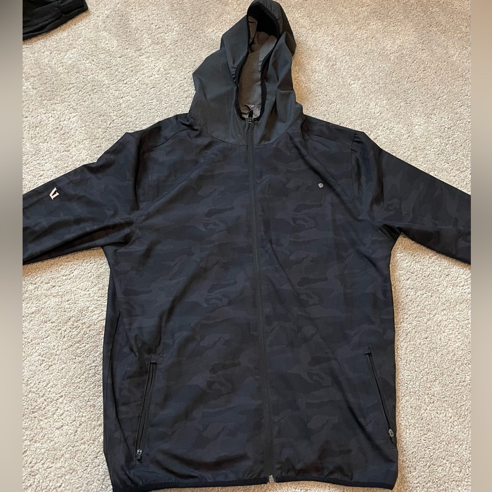 Vuori Outdoor Training shell